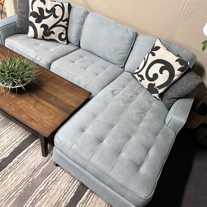 Tufted MCM Sectional with Reversible Chaise