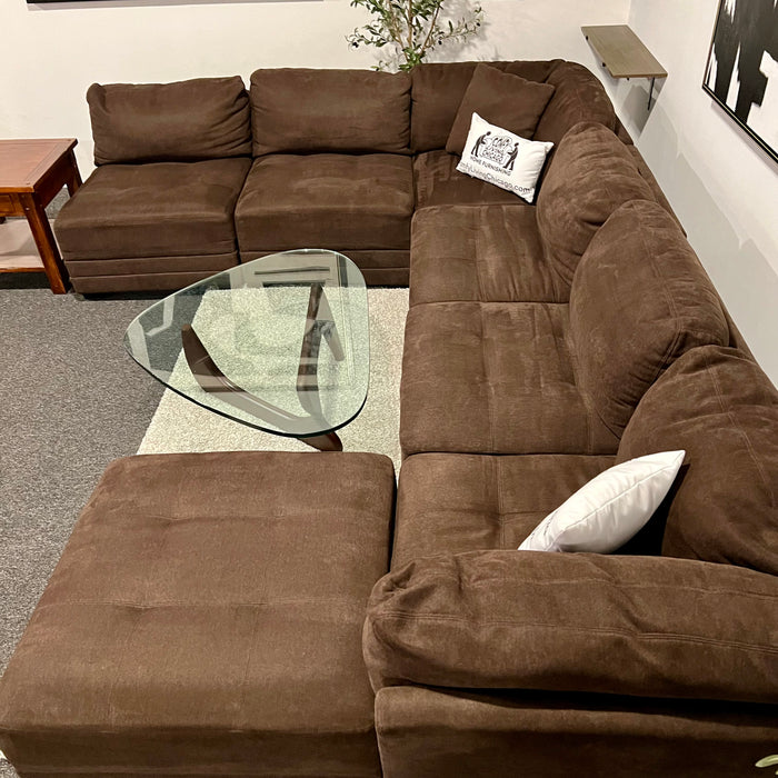 Large Thomasville Brown 7 Piece Modular Sectional Couch with Ottoman