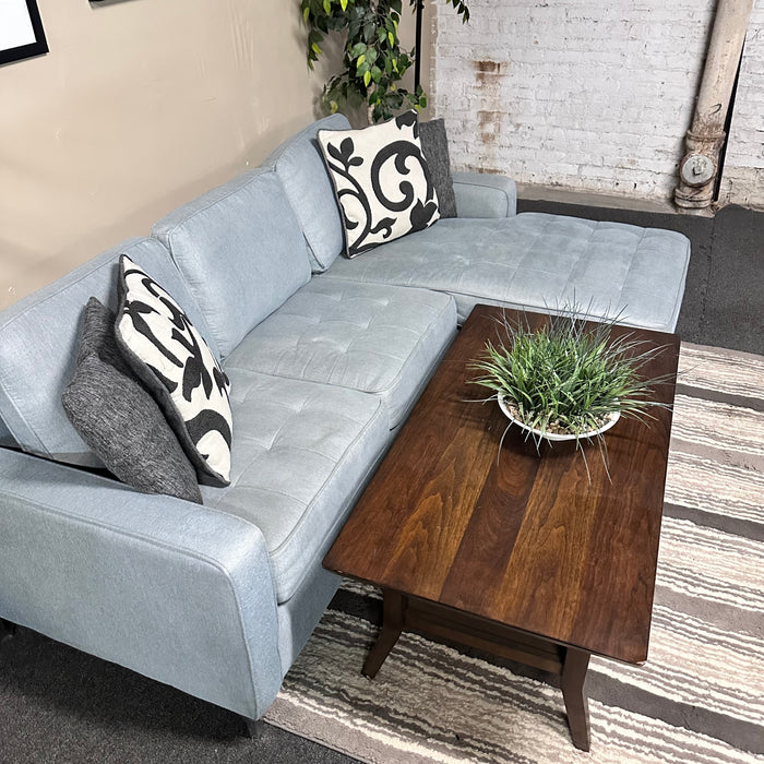 Tufted MCM Sectional with Reversible Chaise