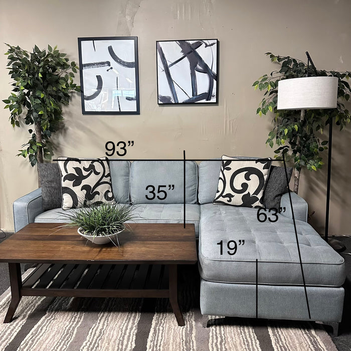 Tufted MCM Sectional with Reversible Chaise