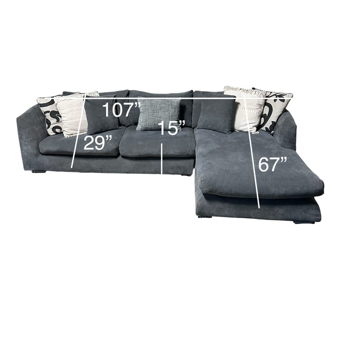 2 Pc Sectional with Right Chaise in Gray